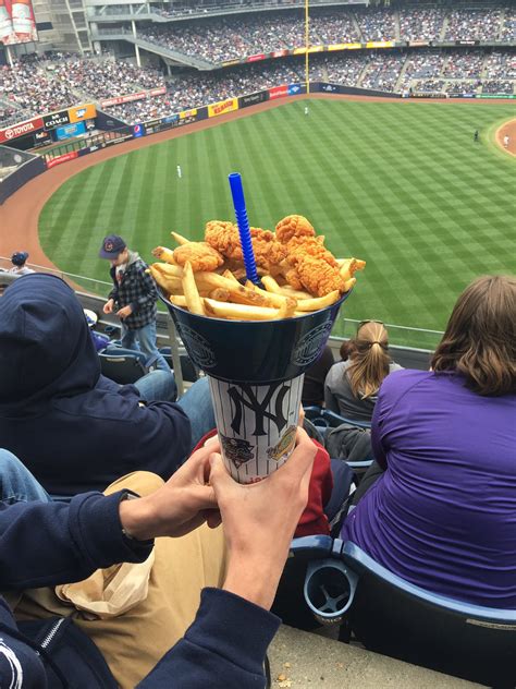 yankees stadium food and drink